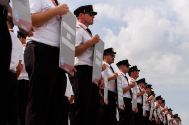 Air Canada pilots get more political support as strike looms