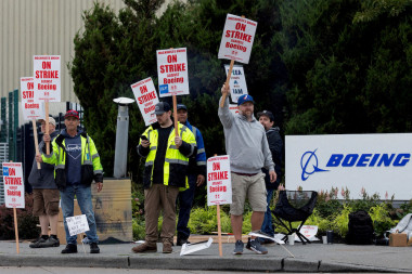 https://www.ajot.com/images/uploads/article/BOEING-LABOR_1.JPG