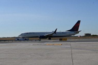 At JFK, preparations under way for ‘super plane tug’