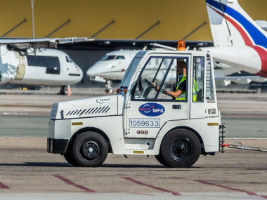 https://www.ajot.com/images/uploads/article/WFS-towing-tractors-and-other-Ground-Support-Equipment-at-Paris-Charles-de-Gaulle-Airport.jpg