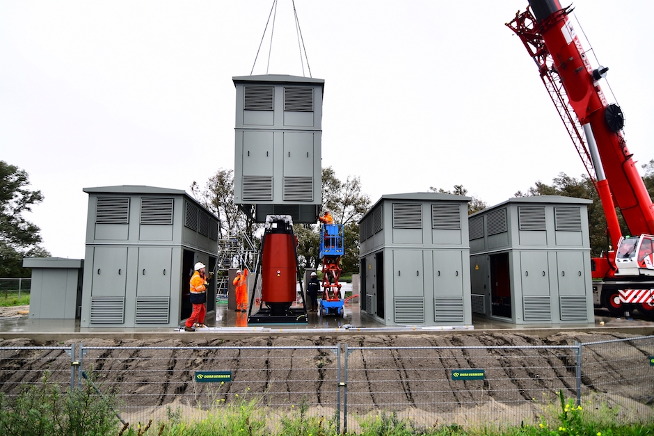 shore-based power system currently being realised by Eneco and the Port of Rotterdam Authority at Rozenburg Peninsula for the Heerema fleet.