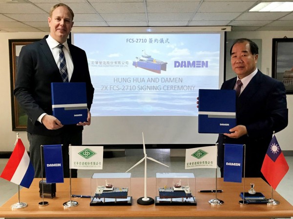 From left to right: Michiel Hendrikx (Sales Manager Asia Pasific, Damen Shipyards Group), Mr. Chung-Pang Chen (General Manager Hung Hua Construction Co. Ltd.)