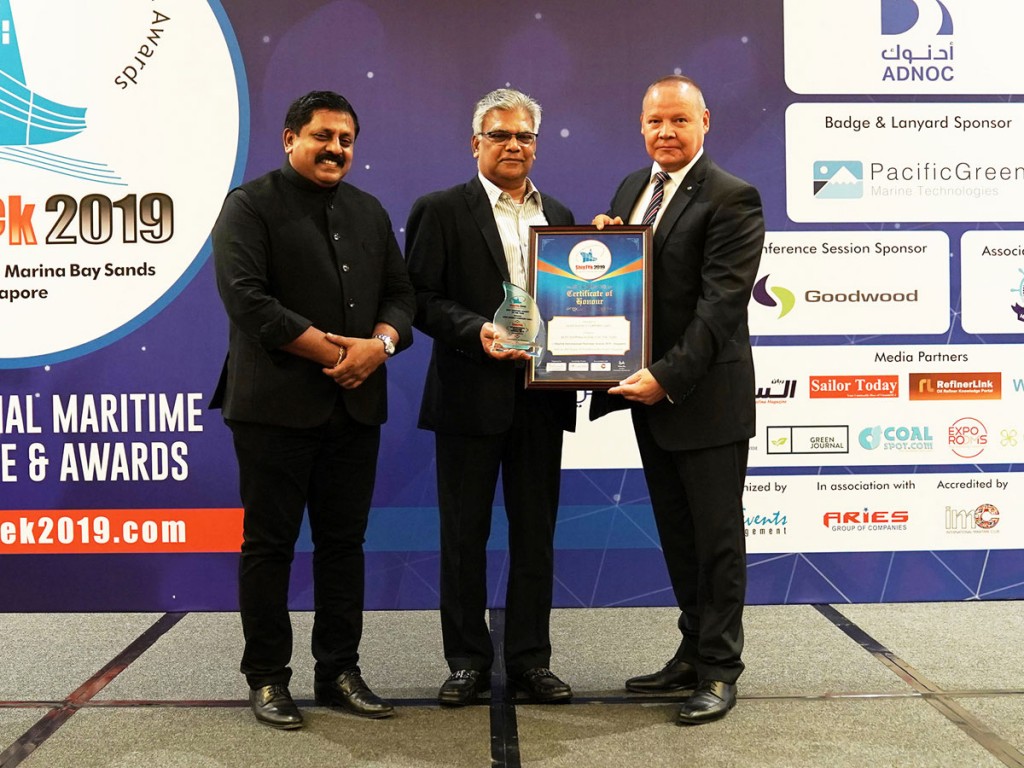 Mikko Wieru, GAC’s Group Sales Director – East (right) with Sohan Roy, Founder Chairman & CEO, Aries Group of Companies (UAE), parent company of Biz Events Management, organiser of the Awards (left) and K.K. Devanandan, Ex. CEO, TMT Shipping, Ex. Managing Director MSI & V. Ships