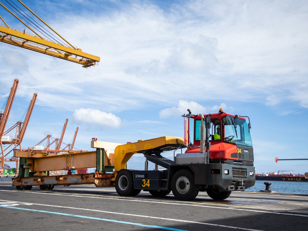 Kalmar heavy terminal tractor