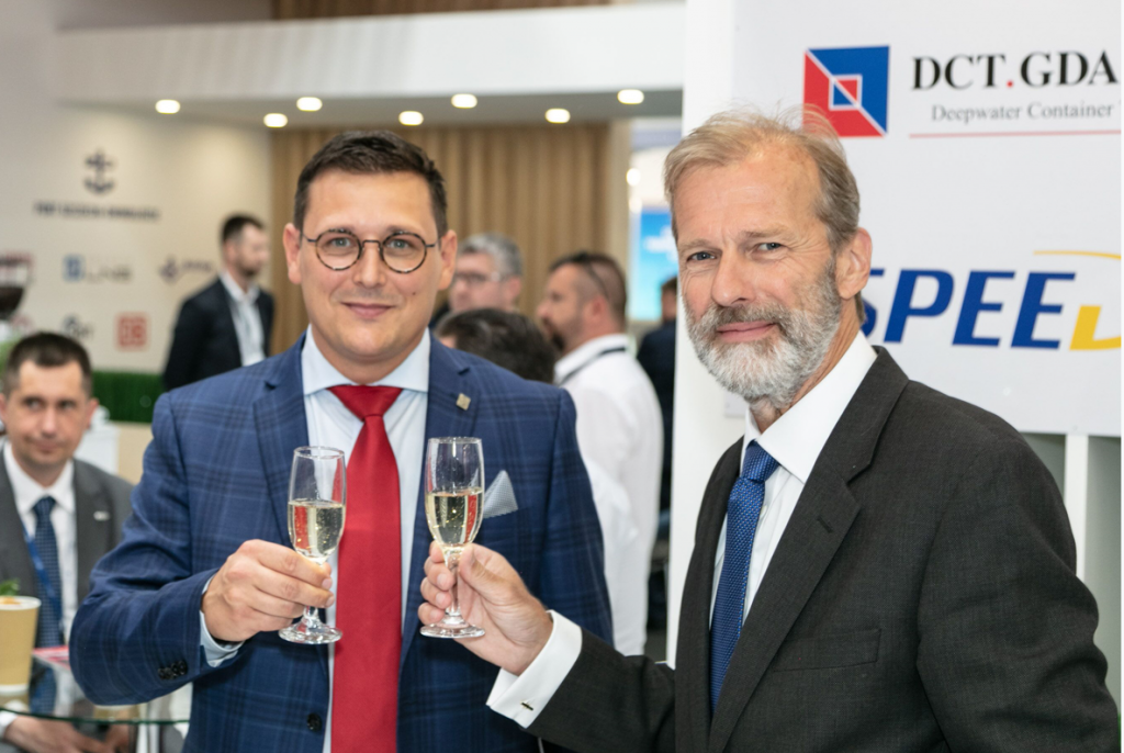 Lukasz Greinke, president of the board of the port of Gdansk Authority and Allard Castelein, CEO Port of Rotterdam Authority at Transport Logistic München