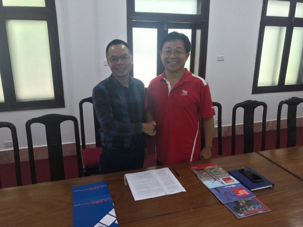 The MoU was signed by Mr. Hoang Minh Khoi (Lilama Corporation, left) and Mr. ChongKook Cho (Mammoet, right) in September in Hanoi, Vietnam. 