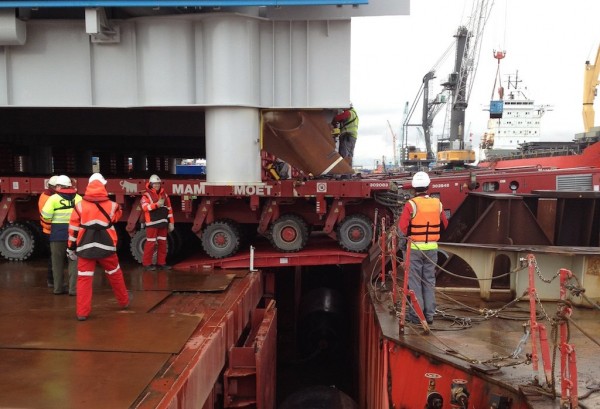 Module going ashore at Yamal