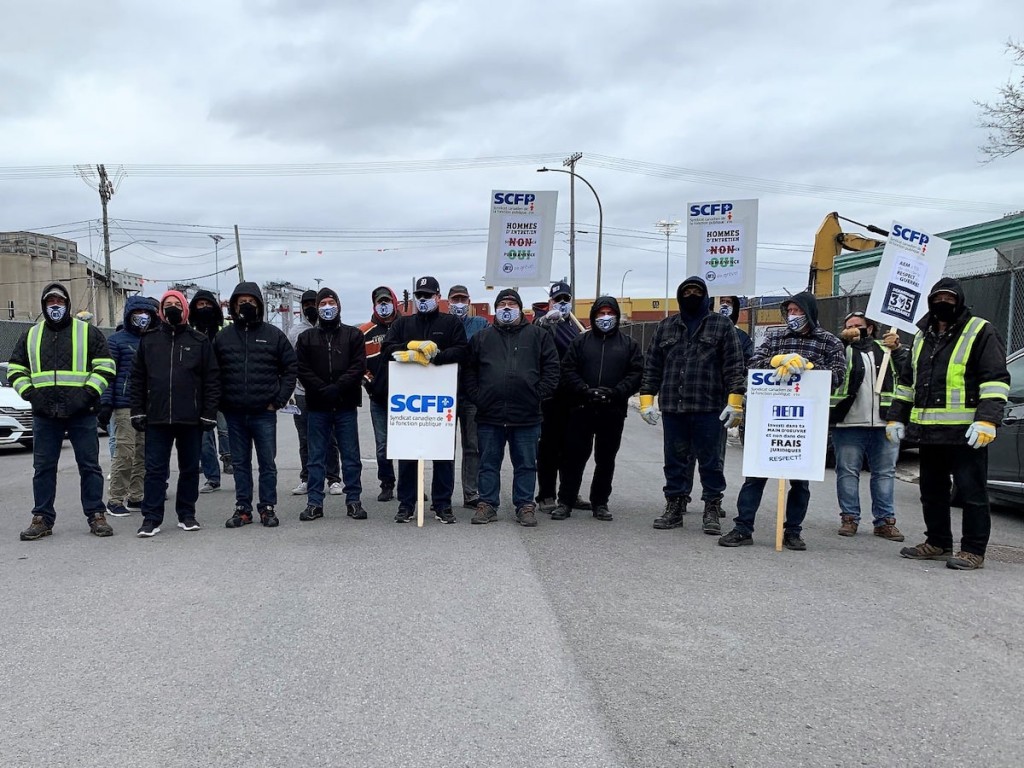 Dockers take to picketing in Montreal as strike begins