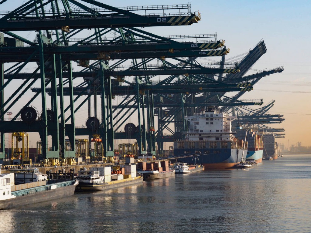 Port Antwerp (Copyright: Adobe Stock / Alexandre) 