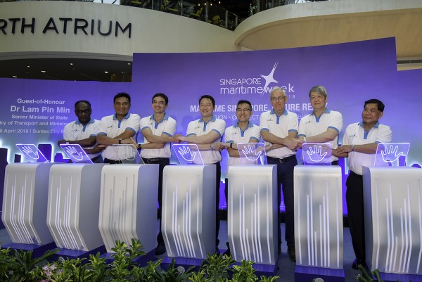 Dr Lam Pin Min, Senior Minister of State, Ministry of Transport and Ministry of Health, and maritime industry leaders officiating the launch of Singapore Maritime Week 2018