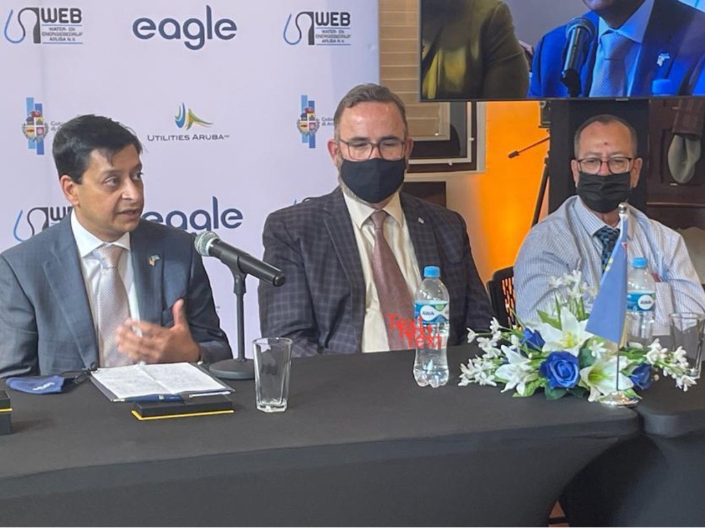 From left: Sean Lalani, President of Eagle LNG; Glenbert Croes, Aruba Minister of Labour, Energy and Integration and Serapio (Laty) Wever, WEB Aruba AI. CEO.